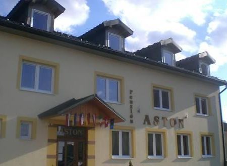 Penzion Aston Humenné Esterno foto